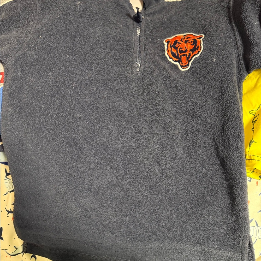 NFL Chicago Bears Gray Fleece Pullover. Fits like a 6/7